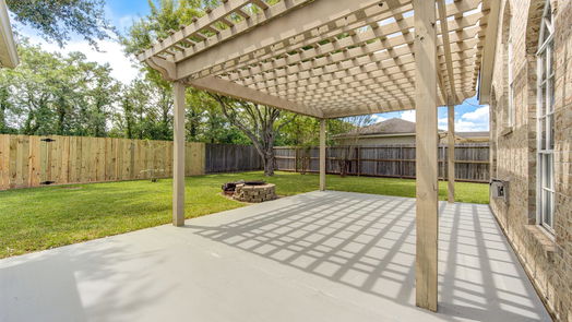Pearland 2-story, 5-bed 1910 Willow Lake Drive-idx