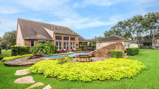 Pearland 2-story, 5-bed 1610 Pine Crest Drive-idx