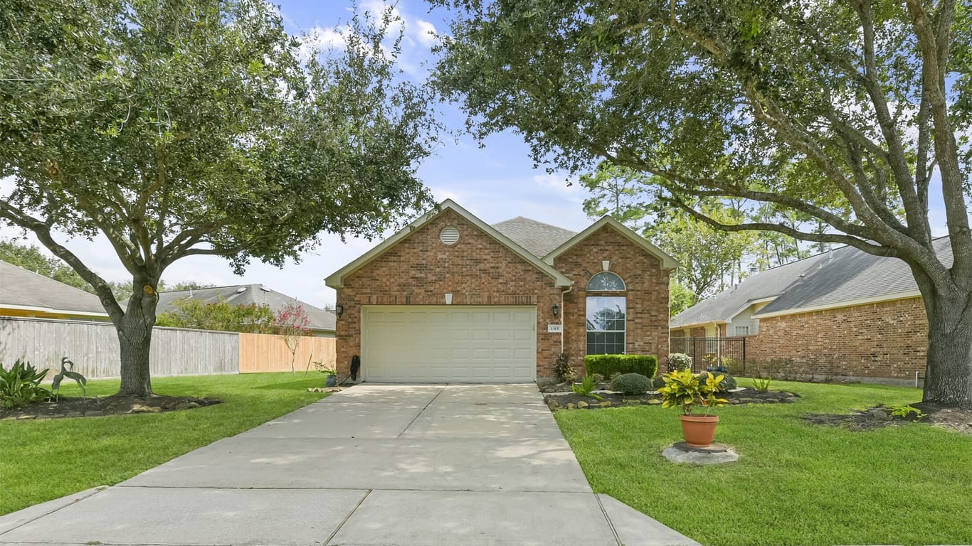 Pearland 1-story, 2-bed 1315 N Riviera Circle-idx