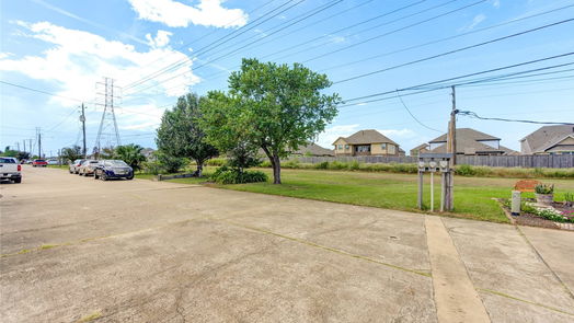 Pearland 2-story, 3-bed 2452 Country Club Drive-idx