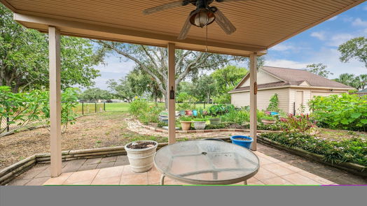 Pearland 2-story, 3-bed 2306 Fairway Circle-idx