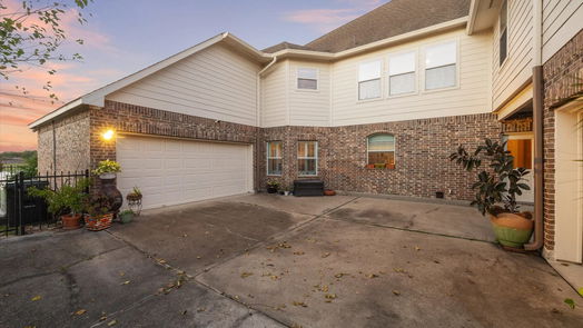 Pearland 2-story, 4-bed 2102 Tall Timbers Lane-idx