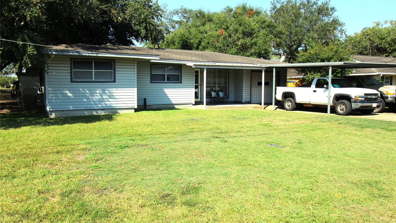 Pearland 1-story, 3-bed 2222 N Grand Boulevard-idx