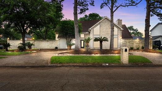 Pearland 2-story, 6-bed 2411 Golfcrest Drive-idx