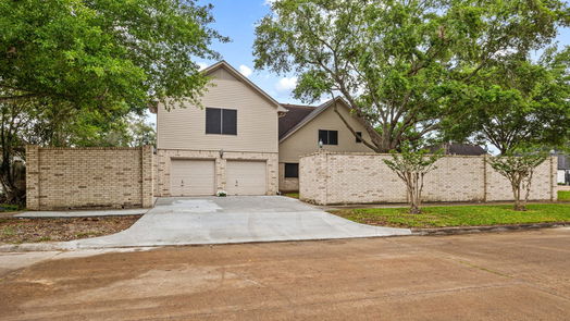 Pearland 2-story, 6-bed 2411 Golfcrest Drive-idx