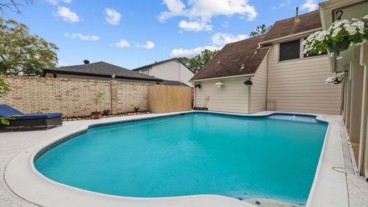 Pearland 2-story, 6-bed 2411 Golfcrest Drive-idx