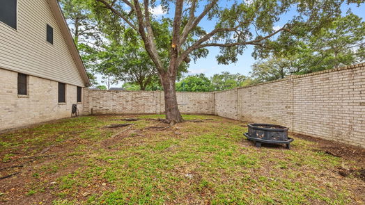 Pearland 2-story, 6-bed 2411 Golfcrest Drive-idx