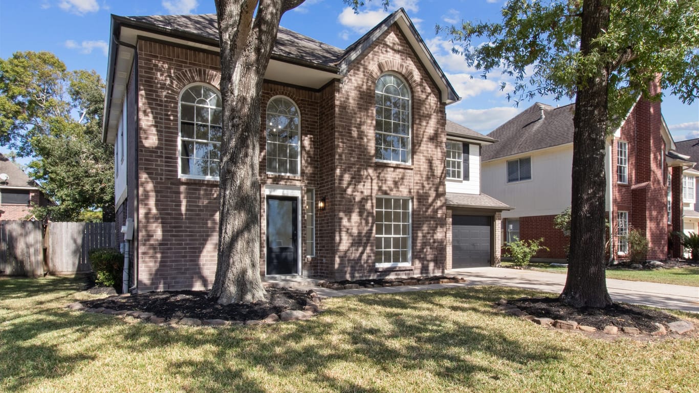 Pearland 2-story, 3-bed 1111 Chesterwood Drive-idx