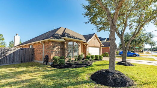 Pearland null-story, 4-bed 6003 Village Grove Drive-idx