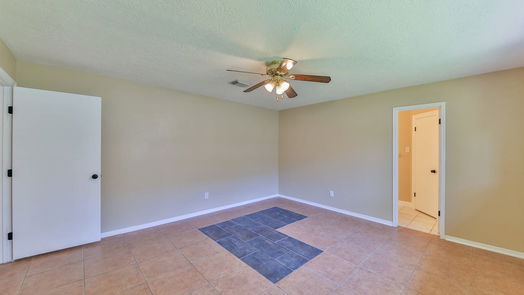 Pearland null-story, 3-bed 2105 Roland Rue Street-idx