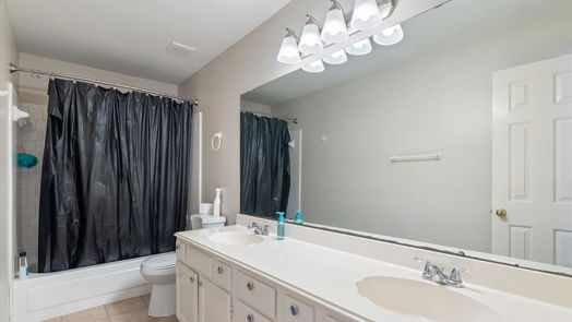 Pearland 2-story, 5-bed 5313 Spring Circle Drive-idx