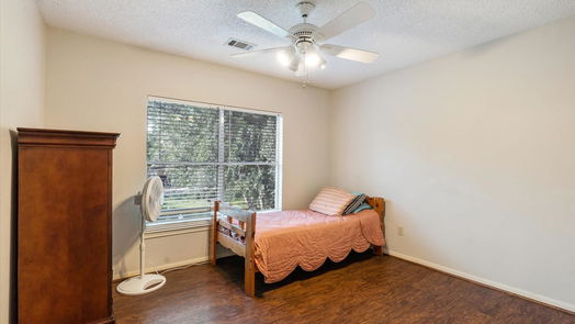 Pearland 2-story, 5-bed 5313 Spring Circle Drive-idx