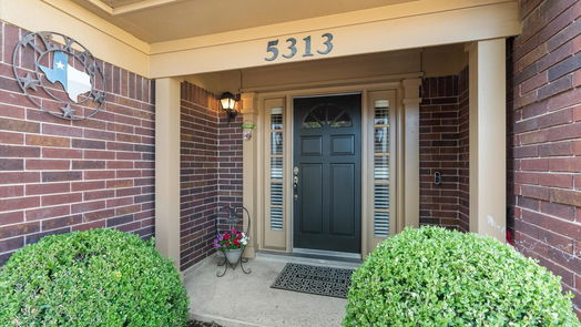Pearland 2-story, 5-bed 5313 Spring Circle Drive-idx