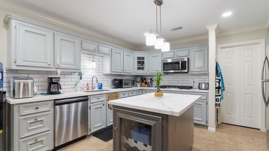 Pearland 2-story, 5-bed 5313 Spring Circle Drive-idx