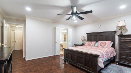Pearland 2-story, 5-bed 5313 Spring Circle Drive-idx