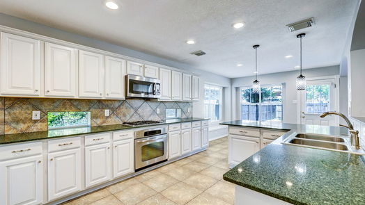 Pearland 2-story, 4-bed 4107 N Nolan Place-idx
