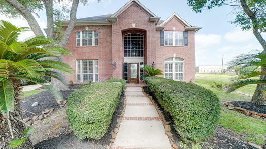 Pearland 2-story, 4-bed 2702 W Oaks Boulevard-idx
