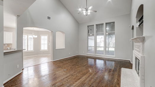 Pearland 2-story, 4-bed 2702 W Oaks Boulevard-idx