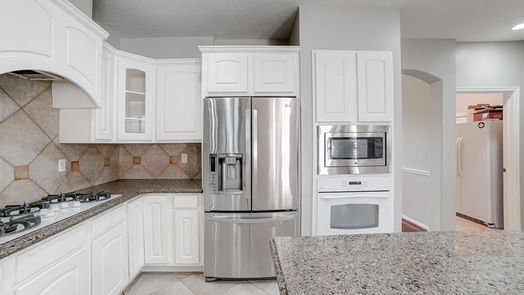 Pearland 2-story, 4-bed 2702 W Oaks Boulevard-idx