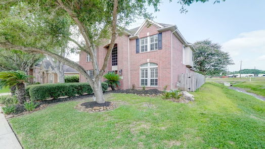 Pearland 2-story, 4-bed 2702 W Oaks Boulevard-idx