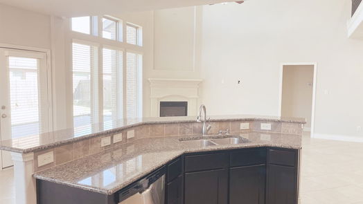 Pearland 2-story, 5-bed 13611 Mooring Pointe Drive-idx