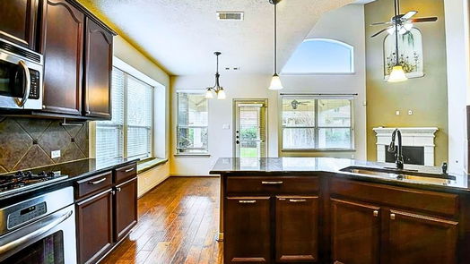 Pearland 2-story, 4-bed 2103 Rolling Fog Drive-idx