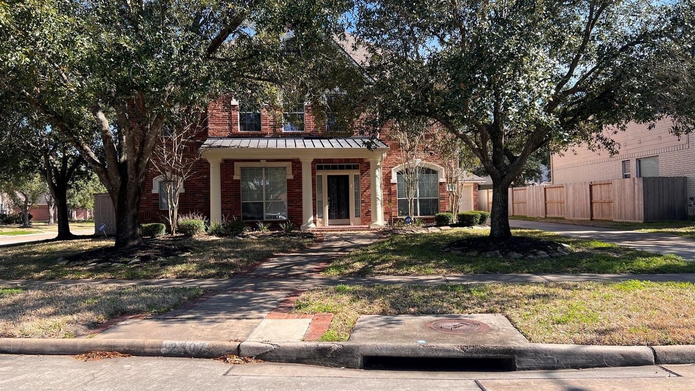 Pearland 2-story, 5-bed 2907 Wickwood Drive-idx