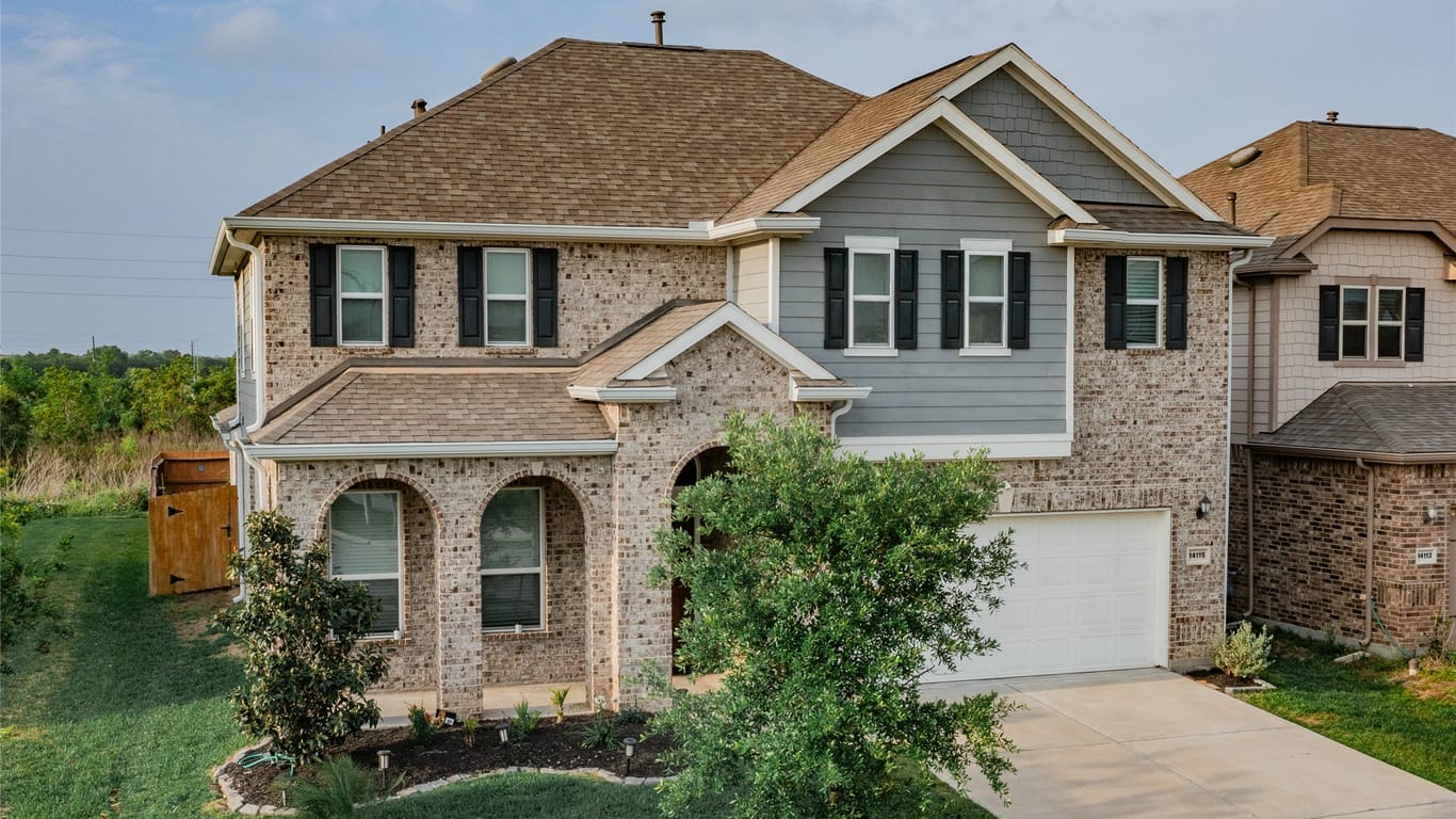 Pearland 2-story, 5-bed 14115 Carlisle Hollow Ln Trail-idx