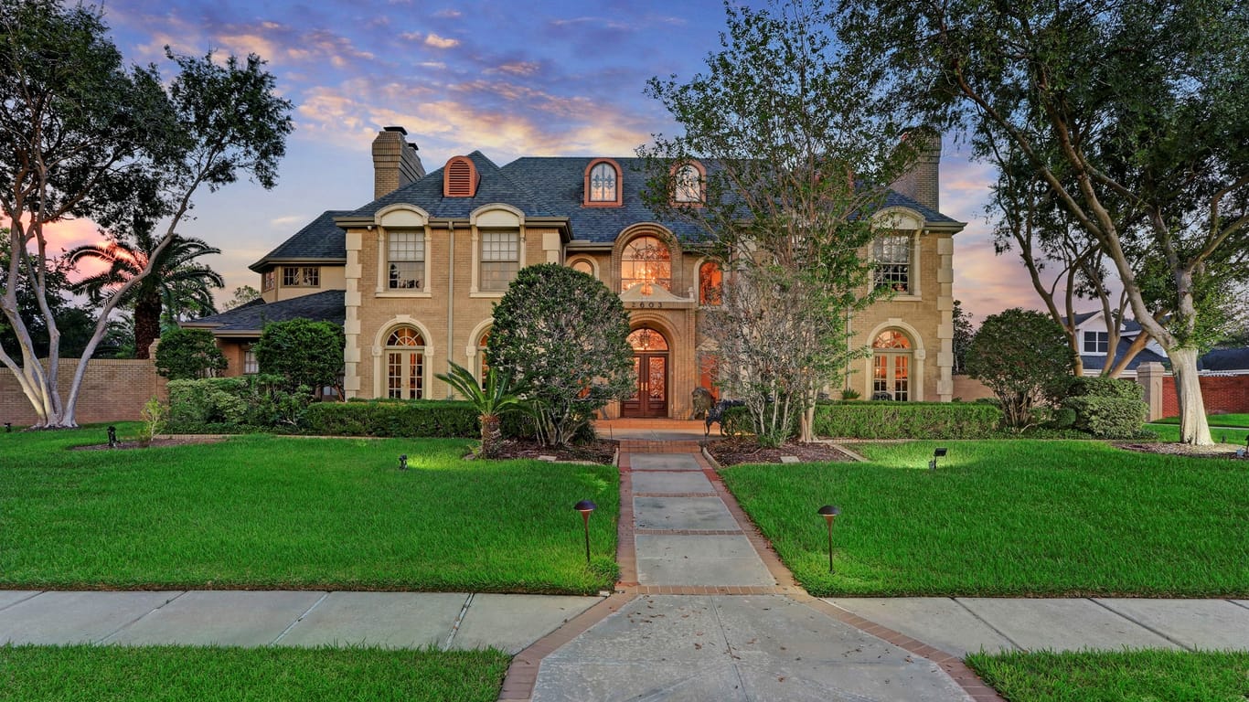 Pearland 2-story, 5-bed 2603 Lakecrest Drive-idx