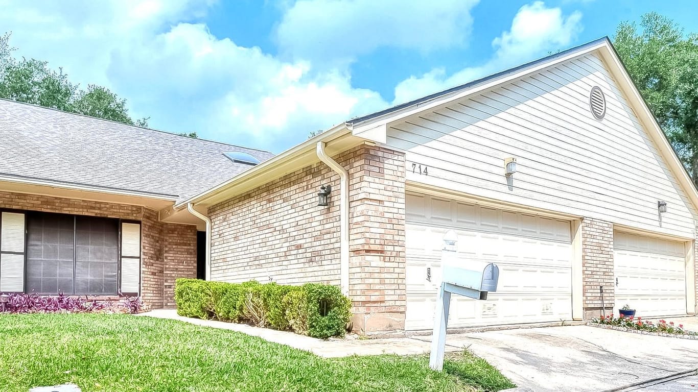 Pearland 1-story, 2-bed 714 E Country Grove Circle-idx