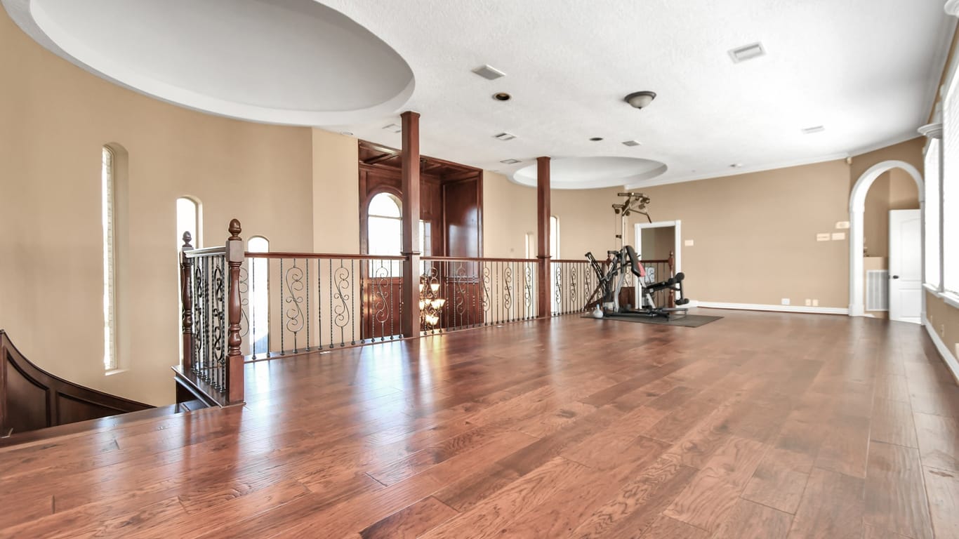 Pearland 2-story, 7-bed 2714 Lakecrest Drive-idx
