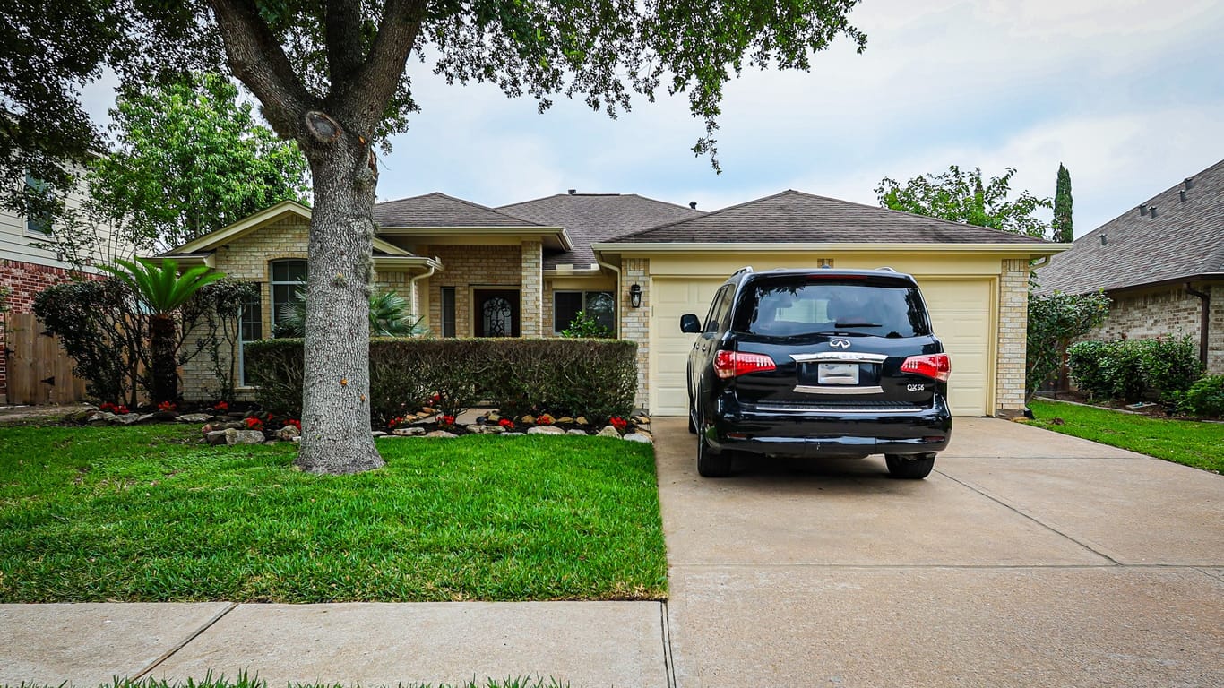 Pearland 1-story, 3-bed 10103 Forest Spring Lane-idx
