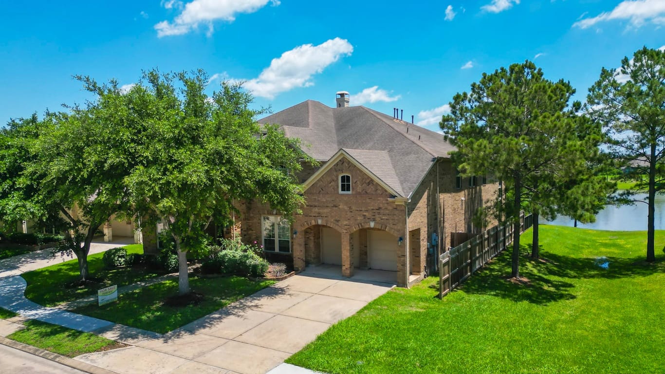 Pearland 2-story, 5-bed 2703 Raven Ridge Drive-idx