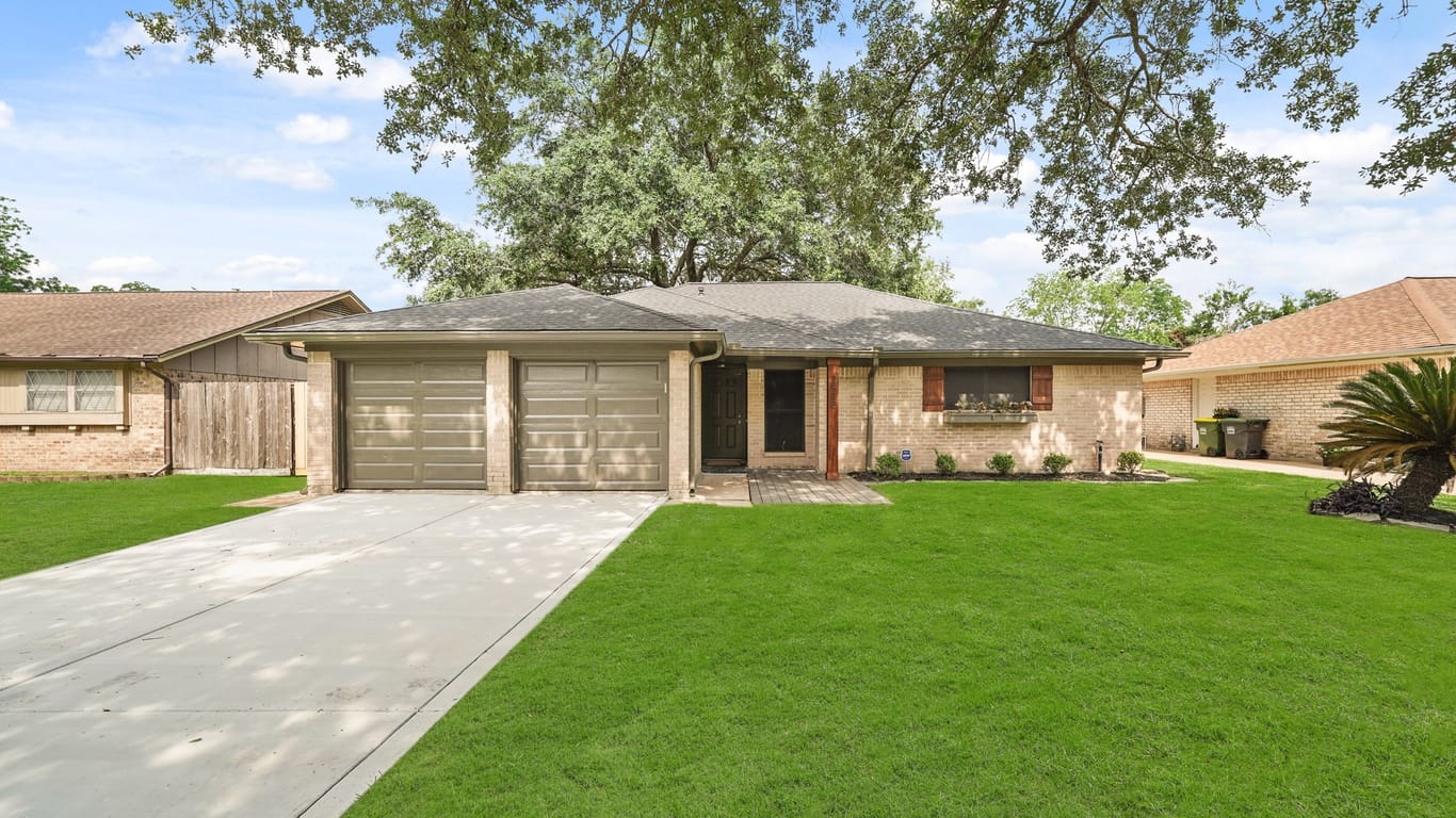 Pearland 1-story, 3-bed 2905 Livingston Drive-idx