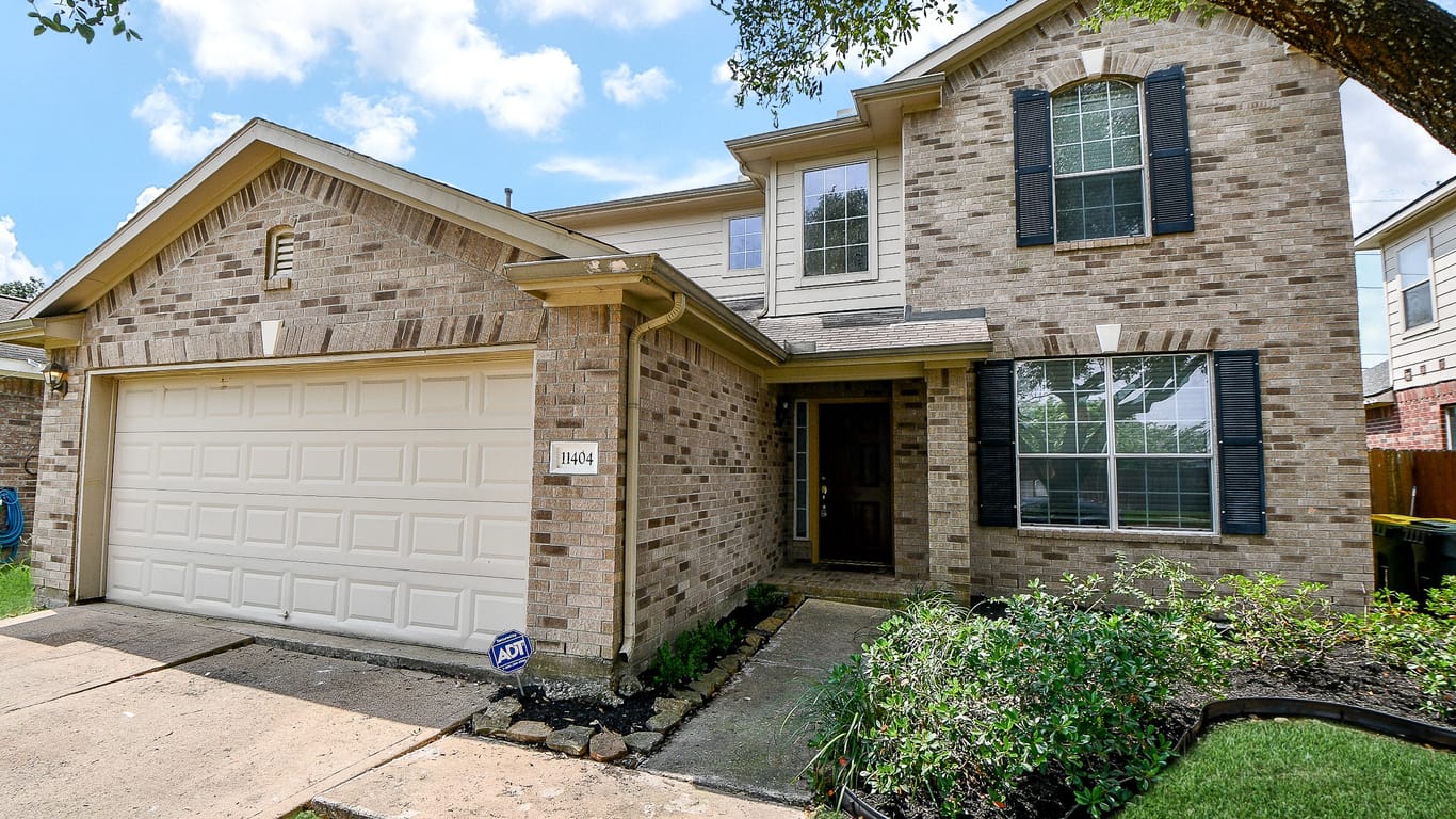 Pearland 2-story, 4-bed 11404 Hidden Bay Drive-idx