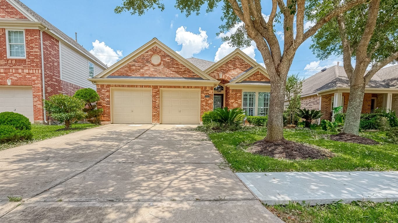 Pearland 1-story, 3-bed 13413 Highland Lake Lane-idx