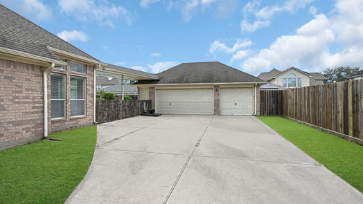 Pearland 1-story, 3-bed 3213 W Oaks Boulevard-idx