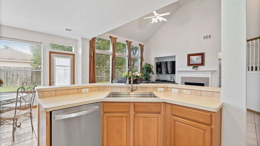 Pearland 2-story, 4-bed 9404 Sunperch Ct-idx