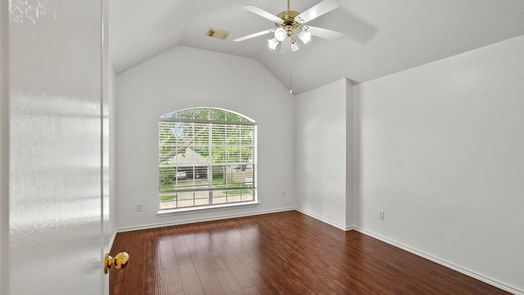 Pearland 2-story, 5-bed 8514 Beacon Bend Lane-idx