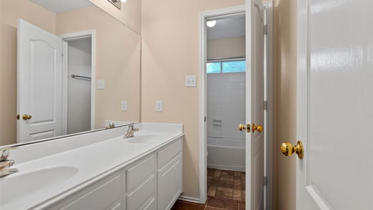 Pearland 2-story, 5-bed 8514 Beacon Bend Lane-idx