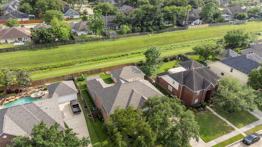 Pearland 2-story, 5-bed 8514 Beacon Bend Lane-idx