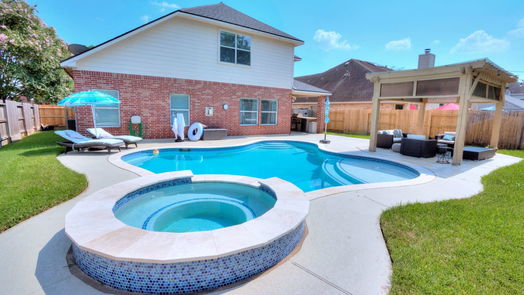 Pearland 2-story, 4-bed 11609 Waterwood Court-idx