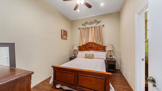 Pearland 2-story, 6-bed 8917 Hawk Road-idx