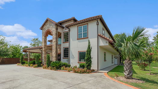 Pearland 2-story, 6-bed 8917 Hawk Road-idx