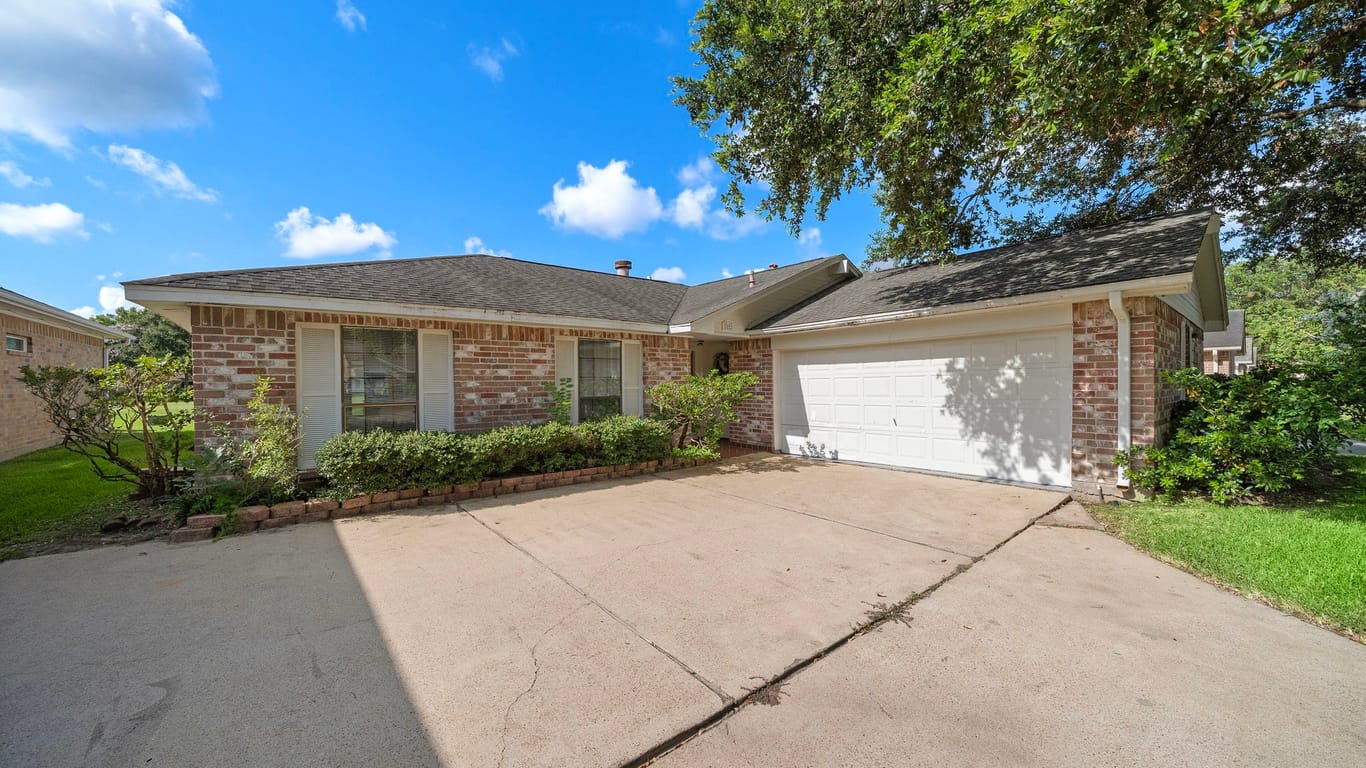 Pearland 1-story, 3-bed 2822 Poplar Creek Lane-idx