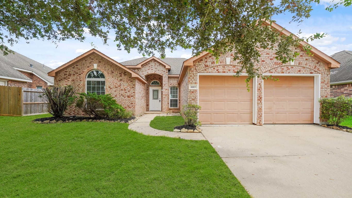 Pearland 1-story, 3-bed 4603 Cedar Hill Drive-idx