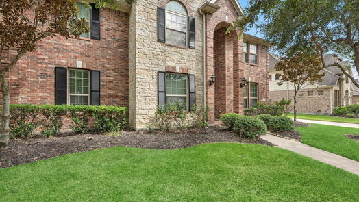 Pearland 2-story, 4-bed 12603 Fall Branch Lane-idx