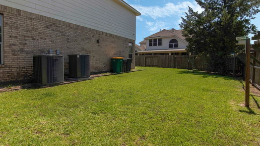 Pearland 2-story, 5-bed 2102 Auburn Shores Drive-idx