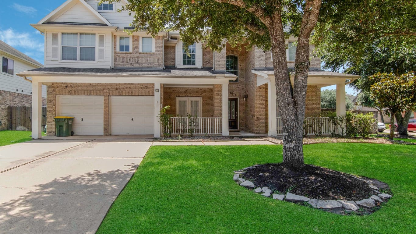 Pearland 2-story, 5-bed 2102 Auburn Shores Drive-idx