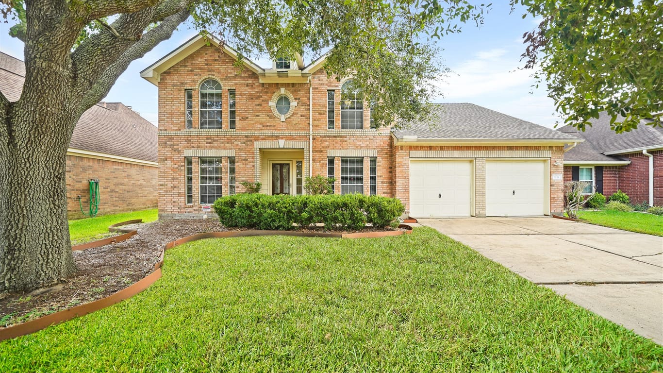 Pearland 2-story, 4-bed 3135 E Webber Drive-idx